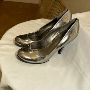Jessica Simpson Size 8,Silver,4”Stiletto Heel